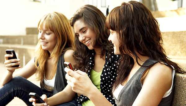 5 Steps to help your daughter with social media | Suncorp